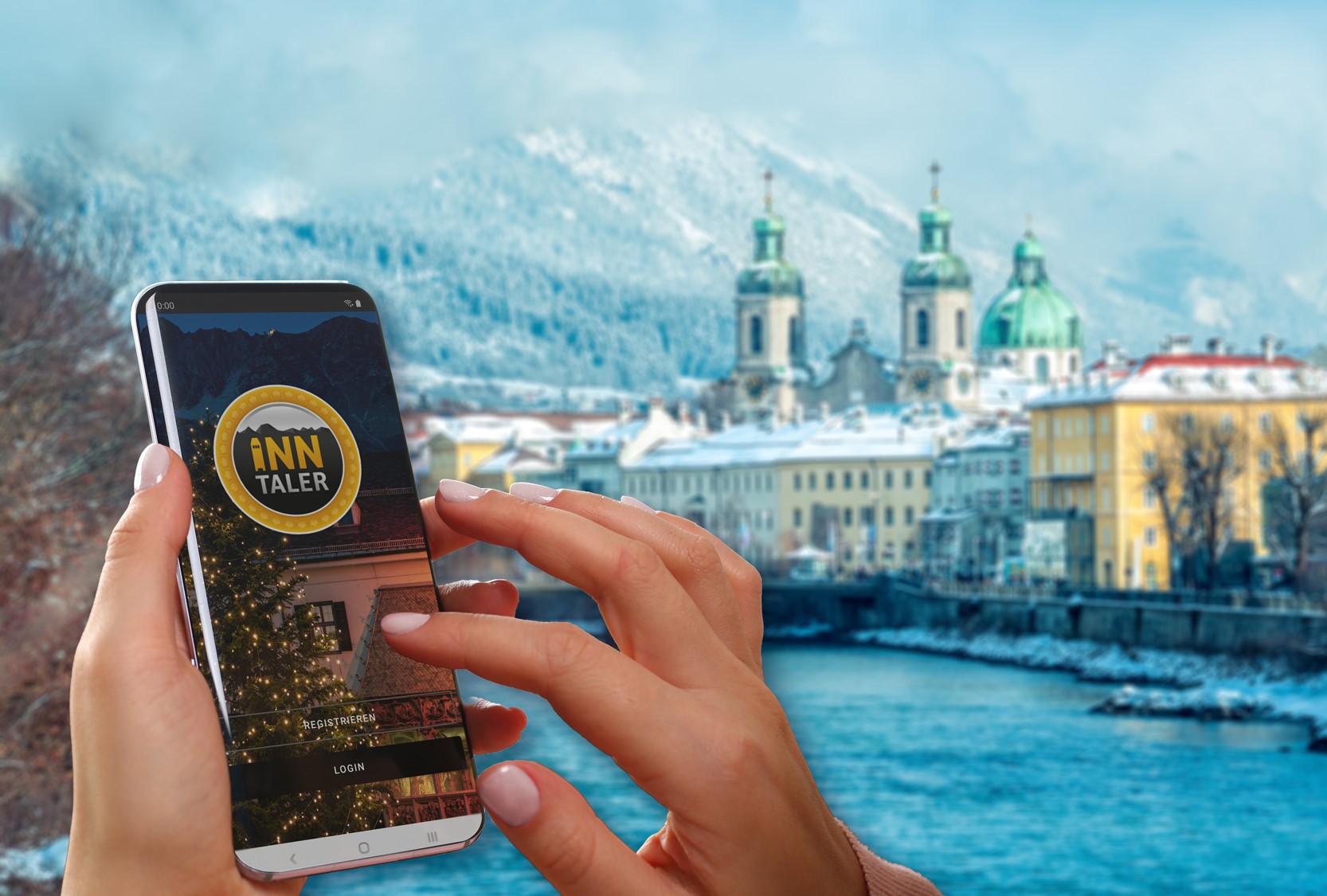 Innsbrucker Altstadt mit Blick auf die Berge